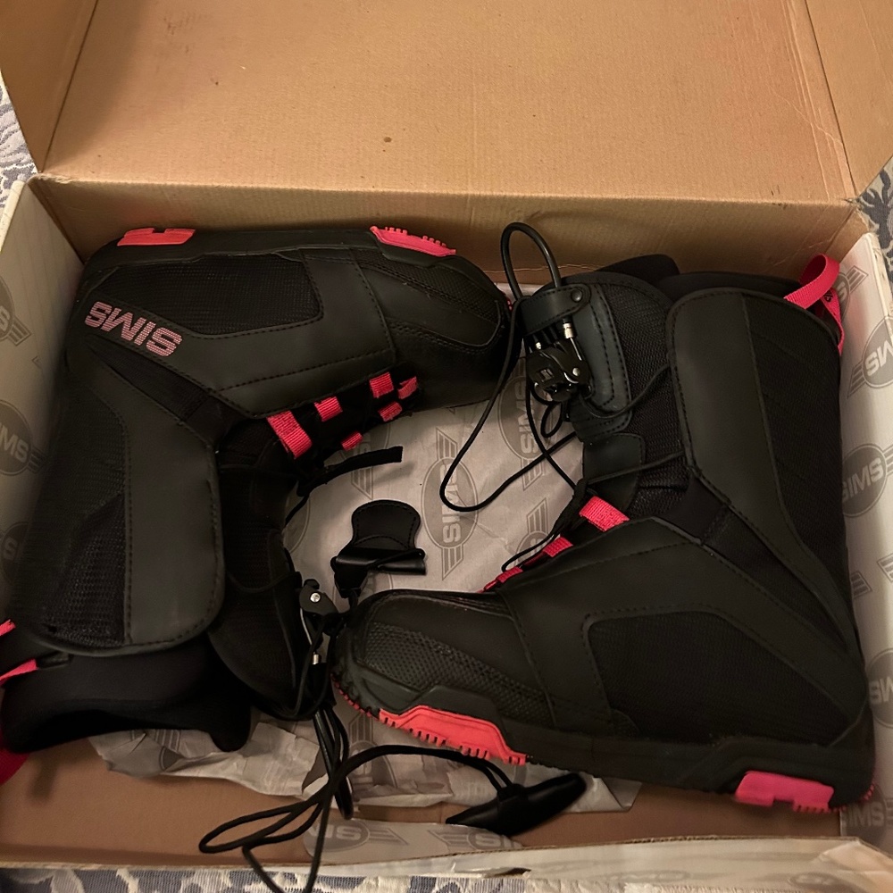 Women Snowboard Boots Size 6